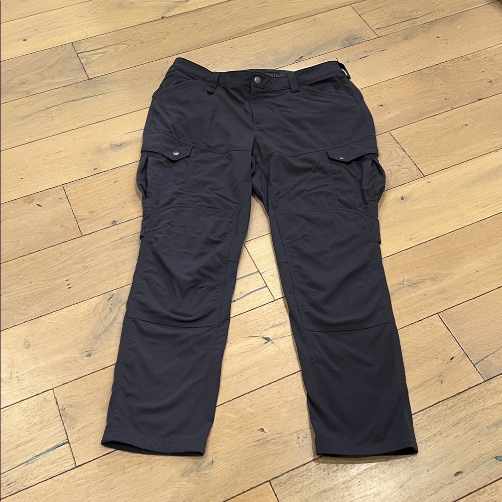 Duluth Trading Co Black Cargo Pants